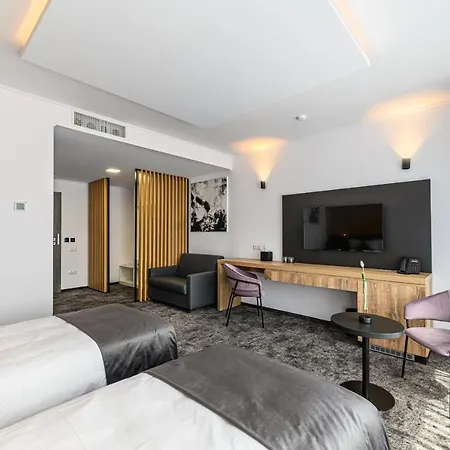 Hotel B The 4*